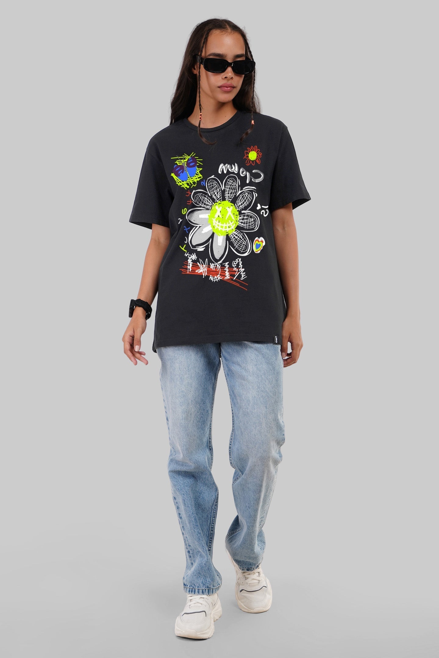 Chalk Flower Black Boyfriend Fit T-Shirt Women