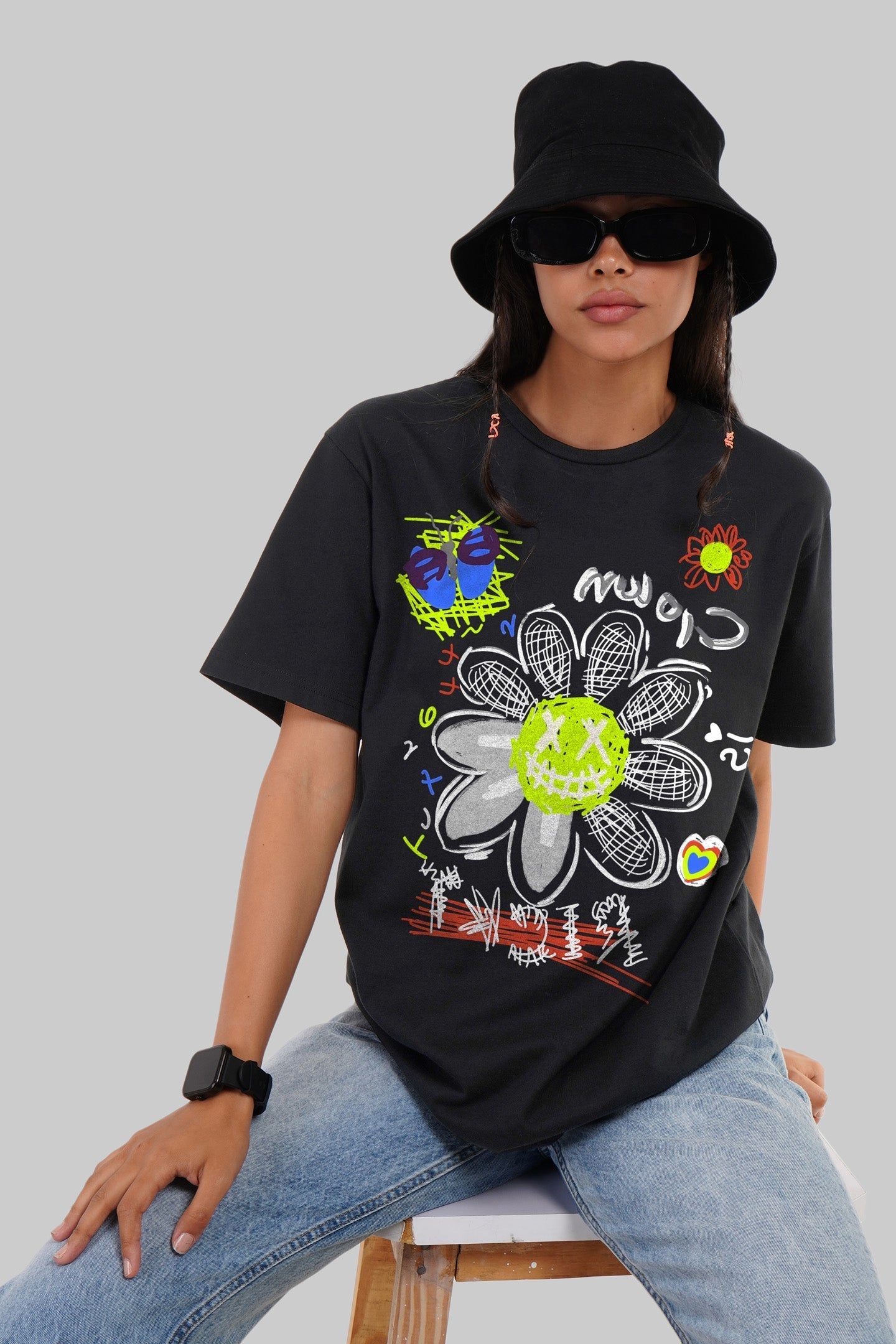 Chalk Flower Black Boyfriend Fit T-Shirt Women